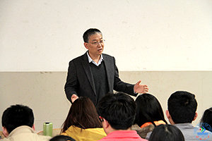 山东省高等学校人文社会科学研究基地济南大学高等教育研究中心主任、教育与心理科学学院院长宋尚桂教授