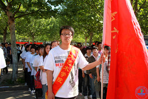开幕式现场,学校举办了学院心理健康教育活动成果展示、心理学专家团体咨询会和心灵使者专题辅导报告会