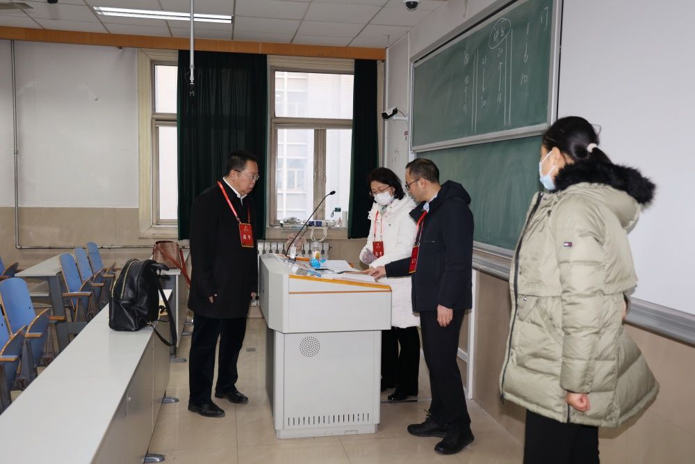 刘校长、王校长巡考 (3).jpg