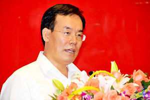 “中国青年五四奖章”获得者、“当代青年的榜样”,中国石油天然气集团公司工程技术分公司副总经理秦文贵