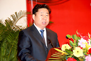 济南大学党委书记范跃进