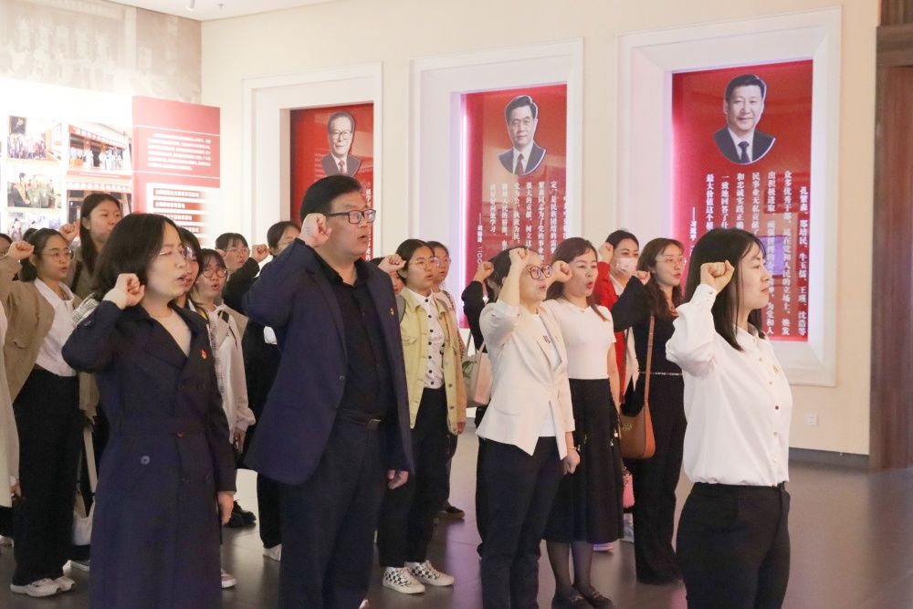 重温入党誓词__副本.jpg
