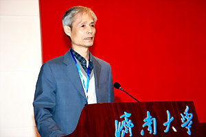 中国传媒大学教授姚小鸥