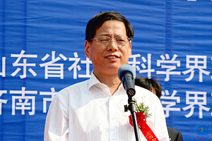 省委宣传部副部长黄泽存宣布社科普及周开幕