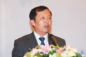 济南大学校长程新
