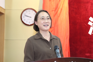 山东大学管理学院院长杨蕙馨教授
