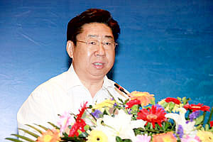 济南大学党委书记范跃进